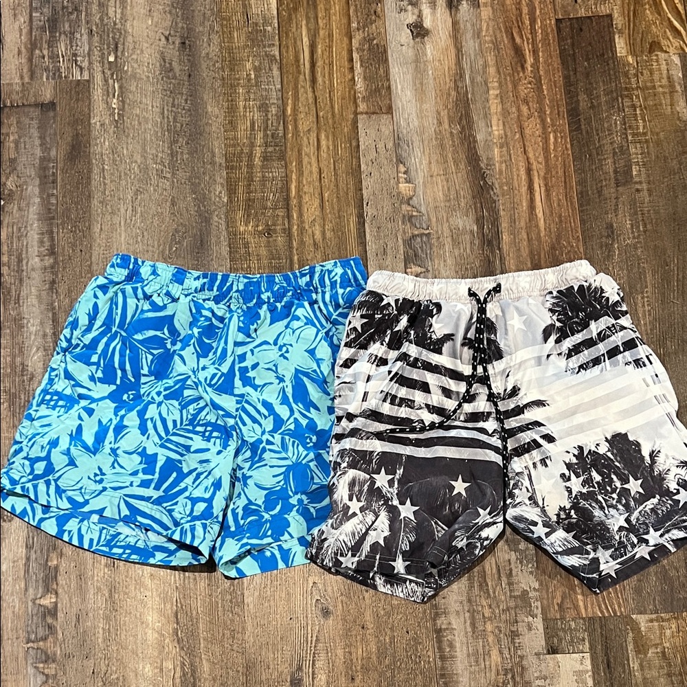 Men’s size small Tropical and Star Print Shorts Set bathing suits